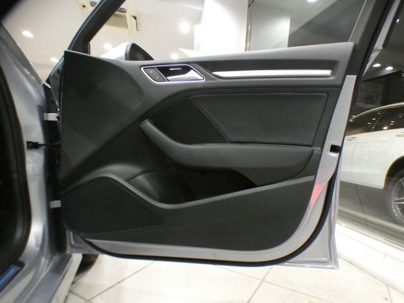 アウディ S3 S3ｾﾀﾞﾝ ﾚｻﾞｰ&LEDﾗｲﾄPKG　ADVｷｰ 追ACC ｱｳﾃﾞｨﾌﾟﾚｾﾝｽ 黒革 ﾋｰﾀｰ MMIﾅﾋﾞ Bｶﾒﾗ PDC LEDﾗｲﾄ 専用ｴｸｽﾃﾘｱ&18AW 285ps　2年保証