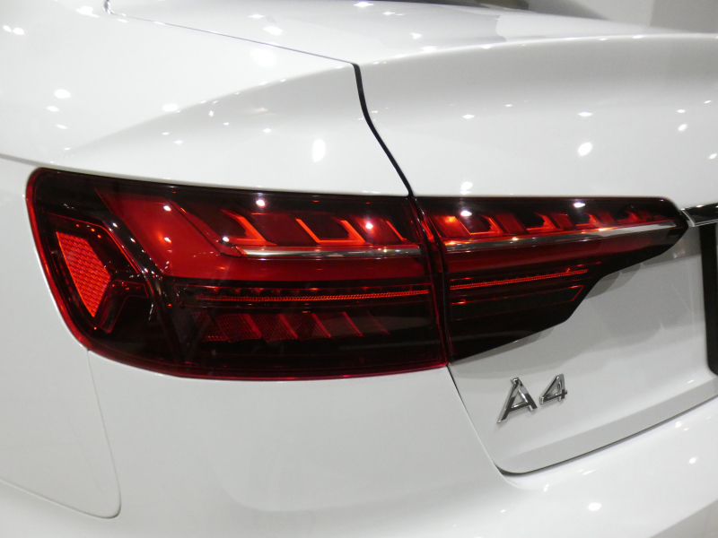 アウディ A4 A4 35TDIｱﾄﾞﾊﾞﾝｽﾄ ﾗｸﾞｼﾞｭｱﾘｰ&ﾊﾟｰｸｱｼｽﾄPKG　後期 追ACC ﾚｰﾝ&ｻｲﾄﾞｱｼｽﾄ ｱｳﾃﾞｨﾌﾟﾚｾﾝｽ 黒革 ﾋｰﾀｰ ﾀｯﾁｽｸﾘｰﾝMMIﾅﾋﾞ TV CarPlay 全周囲ｶﾒﾗ PDC ﾏﾄﾘｸｽLED ﾏﾙﾁｶﾗｰｱﾝﾋﾞｴﾝﾄﾗｲﾄ 　2年保証