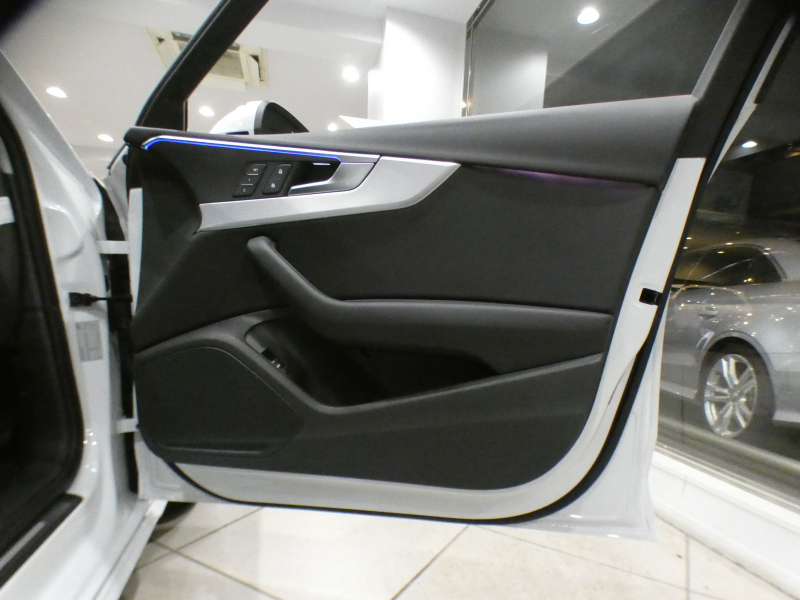 アウディ A4 A4 35TDIｱﾄﾞﾊﾞﾝｽﾄ ﾗｸﾞｼﾞｭｱﾘｰ&ﾊﾟｰｸｱｼｽﾄPKG　後期 追ACC ﾚｰﾝ&ｻｲﾄﾞｱｼｽﾄ ｱｳﾃﾞｨﾌﾟﾚｾﾝｽ 黒革 ﾋｰﾀｰ ﾀｯﾁｽｸﾘｰﾝMMIﾅﾋﾞ TV CarPlay 全周囲ｶﾒﾗ PDC ﾏﾄﾘｸｽLED ﾏﾙﾁｶﾗｰｱﾝﾋﾞｴﾝﾄﾗｲﾄ 　2年保証