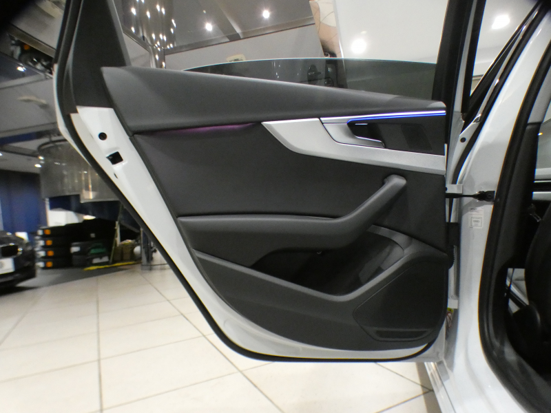 アウディ A4 A4 35TDIｱﾄﾞﾊﾞﾝｽﾄ ﾗｸﾞｼﾞｭｱﾘｰ&ﾊﾟｰｸｱｼｽﾄPKG　後期 追ACC ﾚｰﾝ&ｻｲﾄﾞｱｼｽﾄ ｱｳﾃﾞｨﾌﾟﾚｾﾝｽ 黒革 ﾋｰﾀｰ ﾀｯﾁｽｸﾘｰﾝMMIﾅﾋﾞ TV CarPlay 全周囲ｶﾒﾗ PDC ﾏﾄﾘｸｽLED ﾏﾙﾁｶﾗｰｱﾝﾋﾞｴﾝﾄﾗｲﾄ 　2年保証