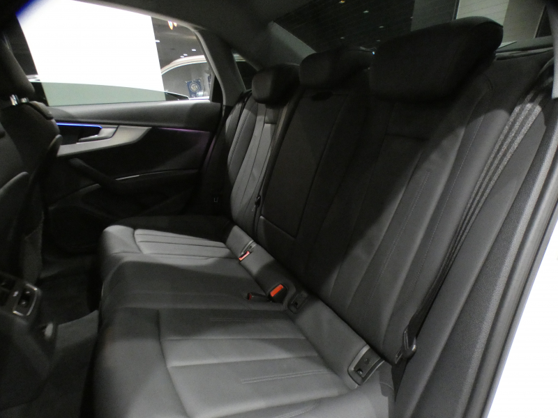 アウディ A4 A4 35TDIｱﾄﾞﾊﾞﾝｽﾄ ﾗｸﾞｼﾞｭｱﾘｰ&ﾊﾟｰｸｱｼｽﾄPKG　後期 追ACC ﾚｰﾝ&ｻｲﾄﾞｱｼｽﾄ ｱｳﾃﾞｨﾌﾟﾚｾﾝｽ 黒革 ﾋｰﾀｰ ﾀｯﾁｽｸﾘｰﾝMMIﾅﾋﾞ TV CarPlay 全周囲ｶﾒﾗ PDC ﾏﾄﾘｸｽLED ﾏﾙﾁｶﾗｰｱﾝﾋﾞｴﾝﾄﾗｲﾄ 　2年保証