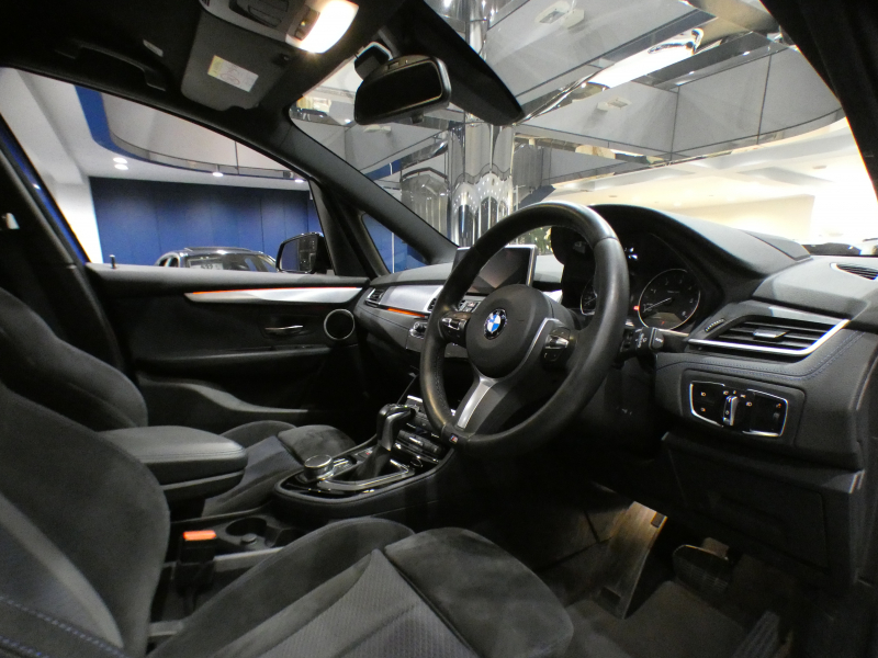 BMW 2シリーズ 218dｸﾞﾗﾝﾂｱﾗｰ Mｽﾎﾟｰﾂ ADｾｰﾌﾃｨPKG　ｺﾝﾌｫA 追従ACC 衝突軽減 ﾍｯﾄﾞｱｯﾌﾟDSP ﾍｷｻｺﾞﾝｸﾛｽｼｰﾄ iﾄﾞﾗｲﾌﾞﾅﾋﾞ(NBT-EVO) Bｶﾒﾗ Rｾﾝｻｰ LEDﾗｲﾄ ｵｰﾄﾃｰﾙｹﾞｰﾄ Mｽﾎﾟｰﾂｴｱﾛ&17AW　2年保証