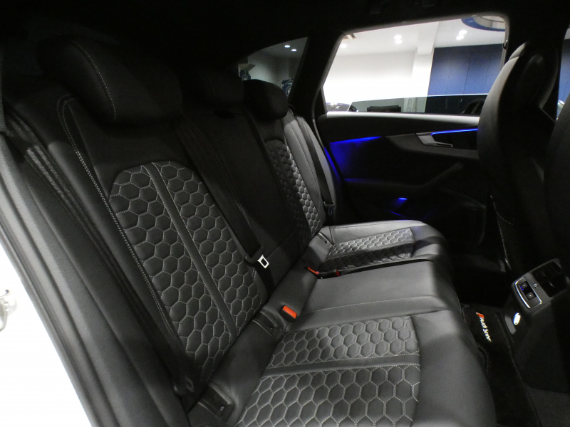 アウディ RS4アバント RS4ｱﾊﾞﾝﾄ 2.9TFSIｸﾜﾄﾛ ｱｼｽﾀﾝｽPKG　ADVｷｰ 追ACC ﾚｰﾝ&ｻｲﾄﾞｱｼｽﾄ ｱｳﾃﾞｨﾌﾟﾚｾﾝｽ 黒革 ﾋｰﾀｰ MMIﾅﾋﾞ ﾊﾞｰﾁｬﾙCP B&Oｻｳﾝﾄﾞ 全周囲ｶﾒﾗ PDC ﾏﾄﾘｸｽLED 専用ｴｸｽﾃﾘｱ&20AW 450ps　2年保証