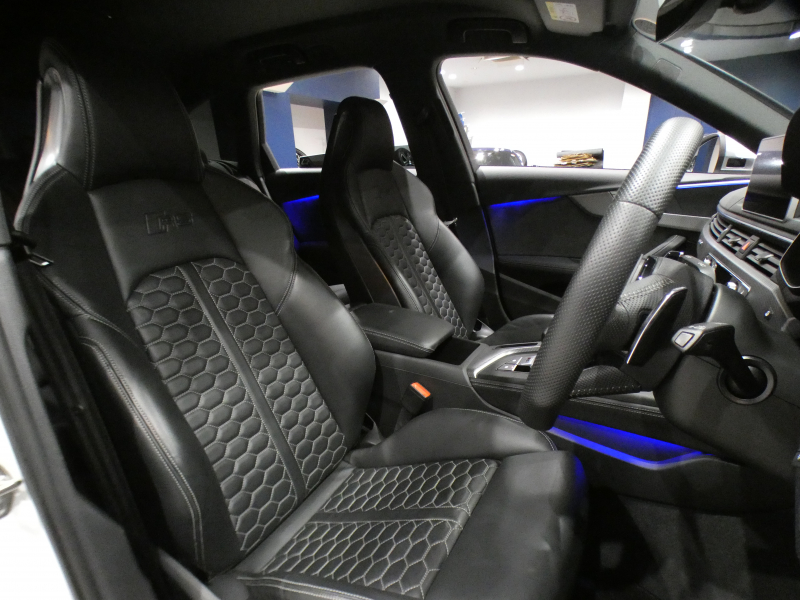 アウディ RS4アバント RS4ｱﾊﾞﾝﾄ 2.9TFSIｸﾜﾄﾛ ｱｼｽﾀﾝｽPKG　ADVｷｰ 追ACC ﾚｰﾝ&ｻｲﾄﾞｱｼｽﾄ ｱｳﾃﾞｨﾌﾟﾚｾﾝｽ 黒革 ﾋｰﾀｰ MMIﾅﾋﾞ ﾊﾞｰﾁｬﾙCP B&Oｻｳﾝﾄﾞ 全周囲ｶﾒﾗ PDC ﾏﾄﾘｸｽLED 専用ｴｸｽﾃﾘｱ&20AW 450ps　2年保証