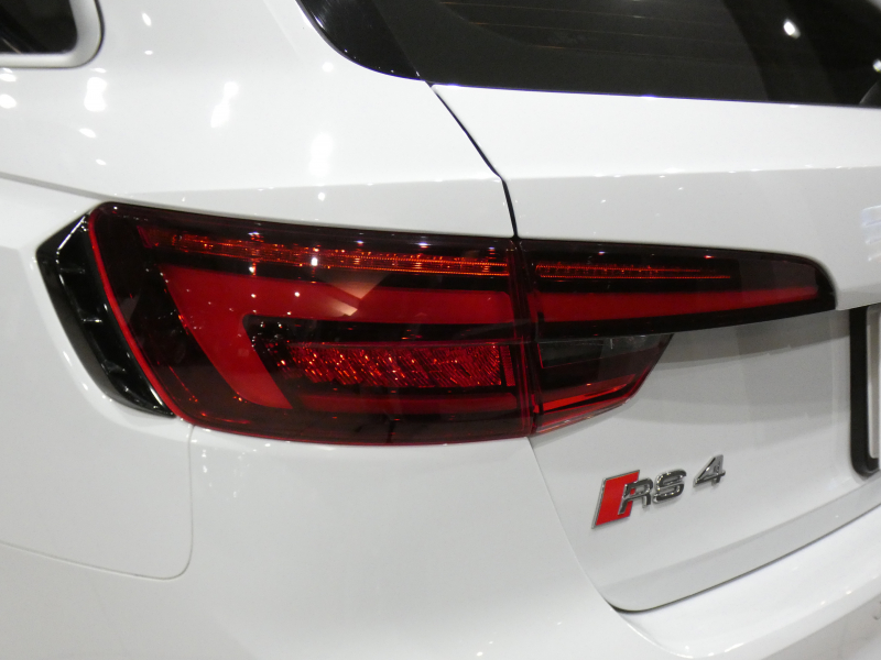 アウディ RS4アバント RS4ｱﾊﾞﾝﾄ 2.9TFSIｸﾜﾄﾛ ｱｼｽﾀﾝｽPKG　ADVｷｰ 追ACC ﾚｰﾝ&ｻｲﾄﾞｱｼｽﾄ ｱｳﾃﾞｨﾌﾟﾚｾﾝｽ 黒革 ﾋｰﾀｰ MMIﾅﾋﾞ ﾊﾞｰﾁｬﾙCP B&Oｻｳﾝﾄﾞ 全周囲ｶﾒﾗ PDC ﾏﾄﾘｸｽLED 専用ｴｸｽﾃﾘｱ&20AW 450ps　2年保証