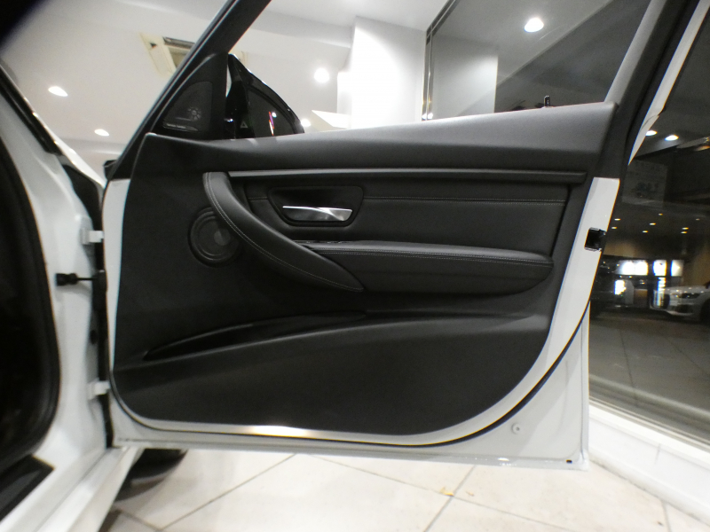 BMW Mシリーズ M3 MDCT　後期 ﾚｰﾝCHW ｸﾙｺﾝ 黒革 ﾋｰﾀｰ iﾄﾞﾗｲﾌﾞﾅﾋﾞ(第6世代ﾀｯﾁP対応) ☆harmank Bｶﾒﾗ PDC LEDﾗｲﾄ&ﾃｰﾙﾗﾝﾌﾟ 専用ｴｸｽﾃﾘｱ&19AW 431ps　2年保証