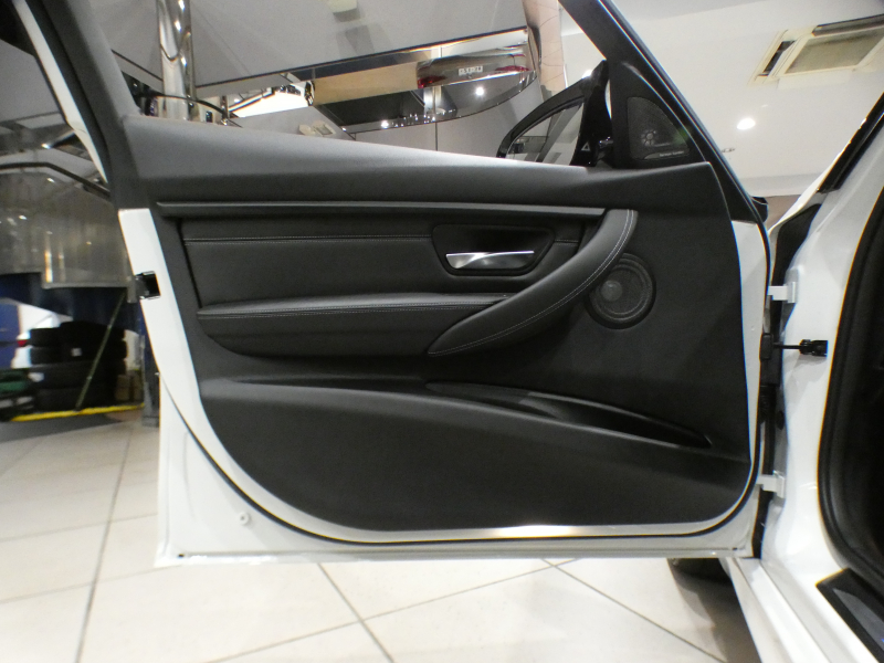 BMW Mシリーズ M3 MDCT　後期 ﾚｰﾝCHW ｸﾙｺﾝ 黒革 ﾋｰﾀｰ iﾄﾞﾗｲﾌﾞﾅﾋﾞ(第6世代ﾀｯﾁP対応) ☆harmank Bｶﾒﾗ PDC LEDﾗｲﾄ&ﾃｰﾙﾗﾝﾌﾟ 専用ｴｸｽﾃﾘｱ&19AW 431ps　2年保証