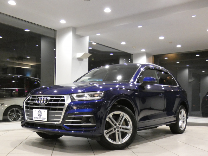 アウディ Q5 Q5 2.0TFSIｸﾜﾄﾛｽﾎﾟｰﾂ Sﾗｲﾝ&ｱｼｽﾀﾝｽPKG　☆1ｵｰﾅｰ ADVｷｰ 追ACC ﾚｰﾝ&ｻｲﾄﾞｱｼｽﾄ ﾊﾟｰｸｱｼｽﾄ 半革 全席ﾋｰﾀｰ MMIﾅﾋﾞ ﾊﾞｰﾁｬﾙCP 全周ｶﾒﾗ PDC ﾃﾞｼﾞﾀﾙﾐﾗｰ  ﾏﾄﾘｸｽLED ｱﾝﾋﾞｴﾝﾄﾗｲﾄ Sﾗｲﾝｴｸｽﾃﾘｱ&19AW　2年保証