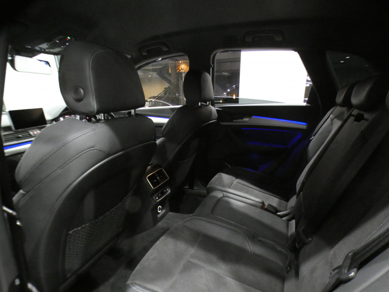 アウディ Q5 Q5 2.0TFSIｸﾜﾄﾛｽﾎﾟｰﾂ Sﾗｲﾝ&ｱｼｽﾀﾝｽPKG　☆1ｵｰﾅｰ ADVｷｰ 追ACC ﾚｰﾝ&ｻｲﾄﾞｱｼｽﾄ ﾊﾟｰｸｱｼｽﾄ 半革 全席ﾋｰﾀｰ MMIﾅﾋﾞ ﾊﾞｰﾁｬﾙCP 全周ｶﾒﾗ PDC ﾃﾞｼﾞﾀﾙﾐﾗｰ  ﾏﾄﾘｸｽLED ｱﾝﾋﾞｴﾝﾄﾗｲﾄ Sﾗｲﾝｴｸｽﾃﾘｱ&19AW　2年保証