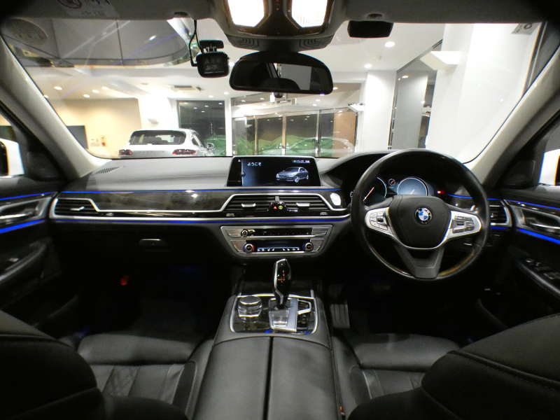 BMW 7シリーズ 740i ﾌﾟﾗｽPKG　☆有償色 ｺﾝﾌｫA Dｱｼｽﾄ+ 追ACC ﾚｰﾝCHW 衝突軽減 黒革 全席ﾋｰﾀｰ ﾏｯｻｰｼﾞ ｻﾝﾙｰﾌ iﾄﾞﾗｲﾌﾞﾅﾋﾞ(第6世代ﾀｯﾁP対応) 全周囲ｶﾒﾗ PDC ☆ﾚｰｻﾞｰﾗｲﾄ ｵｰﾄﾄﾗﾝｸ ﾛﾜﾘﾝｸﾞKIT 20AW　2年保証