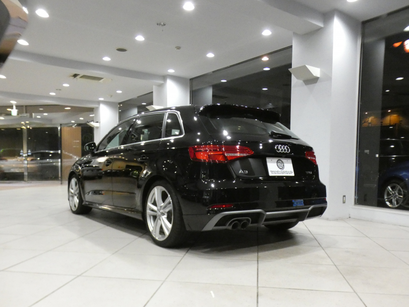 アウディ A3スポーツバック A3ｽﾎﾟｰﾂﾊﾞｯｸ 1.4TFSI Sﾗｲﾝ&ｱｼｽﾀﾝｽPKG　ADVｷｰ 追ACC ﾚｰﾝ&ｻｲﾄﾞｱｼｽﾄ 衝突軽減 半革 ﾋｰﾀｰ MMIﾅﾋﾞ ﾊﾞｰﾁｬﾙCP Bｶﾒﾗ PDC ｽﾏｰﾄﾌｫﾝIF LEDﾗｲﾄ Sﾗｲﾝｴｸｽﾃﾘｱ&18AW　2年保証