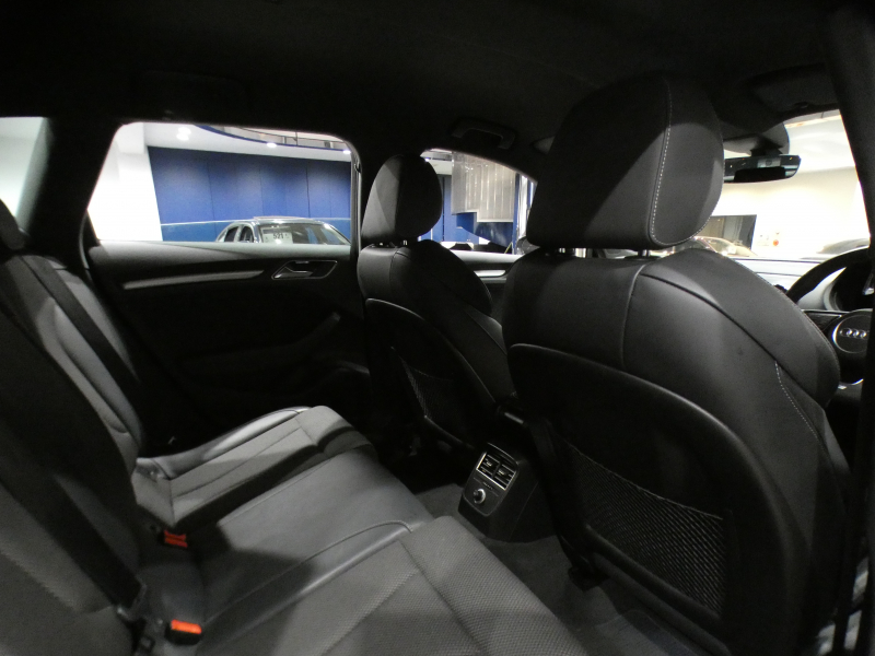 アウディ A3スポーツバック A3ｽﾎﾟｰﾂﾊﾞｯｸ 1.4TFSI Sﾗｲﾝ&ｱｼｽﾀﾝｽPKG　ADVｷｰ 追ACC ﾚｰﾝ&ｻｲﾄﾞｱｼｽﾄ 衝突軽減 半革 ﾋｰﾀｰ MMIﾅﾋﾞ ﾊﾞｰﾁｬﾙCP Bｶﾒﾗ PDC ｽﾏｰﾄﾌｫﾝIF LEDﾗｲﾄ Sﾗｲﾝｴｸｽﾃﾘｱ&18AW　2年保証