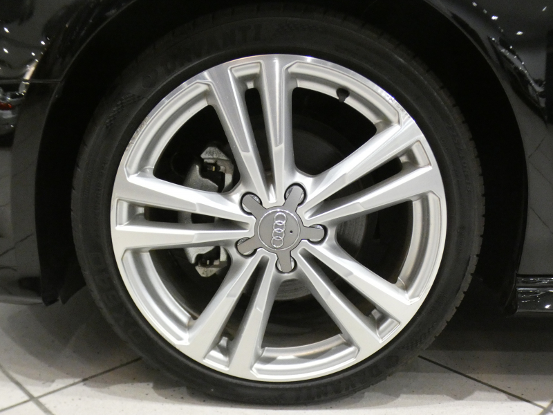 アウディ A3スポーツバック A3ｽﾎﾟｰﾂﾊﾞｯｸ 1.4TFSI Sﾗｲﾝ&ｱｼｽﾀﾝｽPKG　ADVｷｰ 追ACC ﾚｰﾝ&ｻｲﾄﾞｱｼｽﾄ 衝突軽減 半革 ﾋｰﾀｰ MMIﾅﾋﾞ ﾊﾞｰﾁｬﾙCP Bｶﾒﾗ PDC ｽﾏｰﾄﾌｫﾝIF LEDﾗｲﾄ Sﾗｲﾝｴｸｽﾃﾘｱ&18AW　2年保証