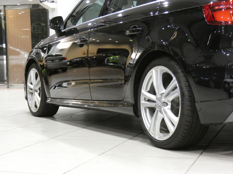 アウディ A3スポーツバック A3ｽﾎﾟｰﾂﾊﾞｯｸ 1.4TFSI Sﾗｲﾝ&ｱｼｽﾀﾝｽPKG　ADVｷｰ 追ACC ﾚｰﾝ&ｻｲﾄﾞｱｼｽﾄ 衝突軽減 半革 ﾋｰﾀｰ MMIﾅﾋﾞ ﾊﾞｰﾁｬﾙCP Bｶﾒﾗ PDC ｽﾏｰﾄﾌｫﾝIF LEDﾗｲﾄ Sﾗｲﾝｴｸｽﾃﾘｱ&18AW　2年保証