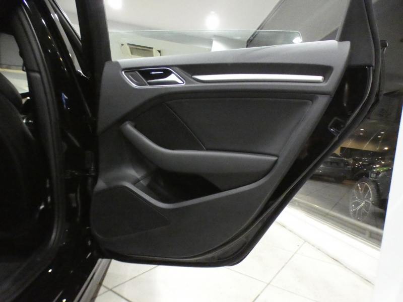 アウディ A3スポーツバック A3ｽﾎﾟｰﾂﾊﾞｯｸ 1.4TFSI Sﾗｲﾝ&ｱｼｽﾀﾝｽPKG　ADVｷｰ 追ACC ﾚｰﾝ&ｻｲﾄﾞｱｼｽﾄ 衝突軽減 半革 ﾋｰﾀｰ MMIﾅﾋﾞ ﾊﾞｰﾁｬﾙCP Bｶﾒﾗ PDC ｽﾏｰﾄﾌｫﾝIF LEDﾗｲﾄ Sﾗｲﾝｴｸｽﾃﾘｱ&18AW　2年保証