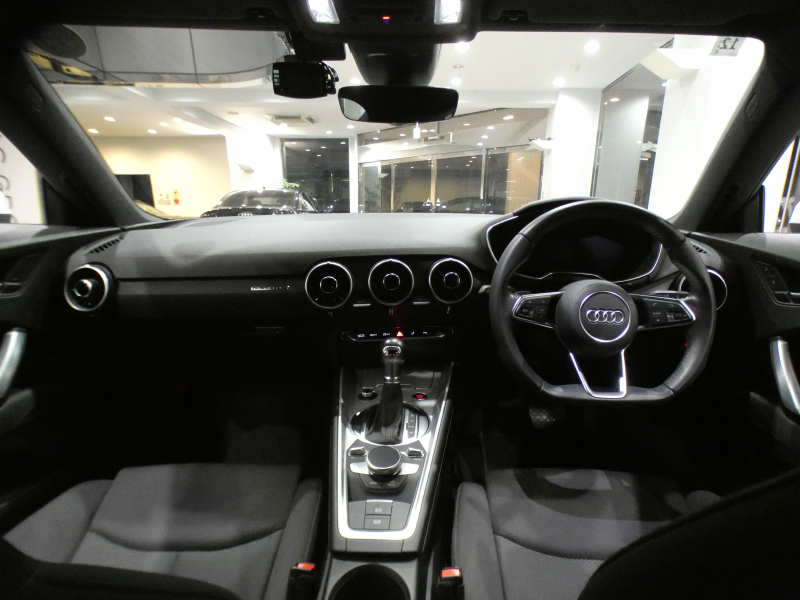 アウディ TTクーペ TTｸｰﾍﾟ 2.0TFSIｸﾜﾄﾛ ｽﾀｲﾙ+　☆限定車 1ｵｰﾅｰ ｻｲﾄﾞｱｼｽﾄ ｴﾌｪｸﾄｸﾛｽｼｰﾄ MMIﾅﾋﾞ ﾊﾞｰﾁｬﾙCP ｽﾏｰﾄﾌｫﾝIF Bｶﾒﾗ PDC ﾏﾄﾘｸｽLED 純正前後Dﾚｺ Sﾗｲﾝｴｸｽﾃﾘｱ 19AW　2年保証