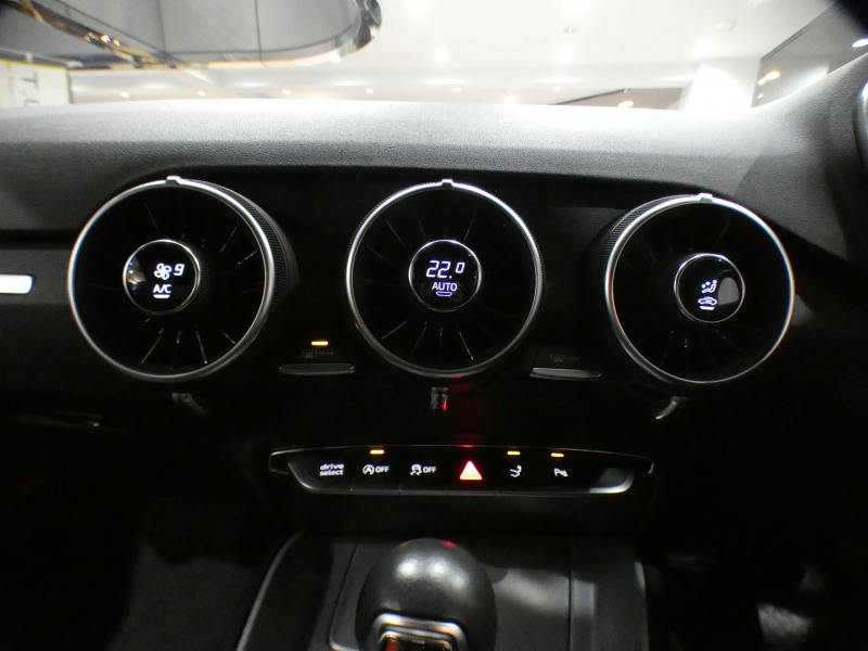 アウディ TTクーペ TTｸｰﾍﾟ 2.0TFSIｸﾜﾄﾛ ｽﾀｲﾙ+　☆限定車 1ｵｰﾅｰ ｻｲﾄﾞｱｼｽﾄ ｴﾌｪｸﾄｸﾛｽｼｰﾄ MMIﾅﾋﾞ ﾊﾞｰﾁｬﾙCP ｽﾏｰﾄﾌｫﾝIF Bｶﾒﾗ PDC ﾏﾄﾘｸｽLED 純正前後Dﾚｺ Sﾗｲﾝｴｸｽﾃﾘｱ 19AW　2年保証