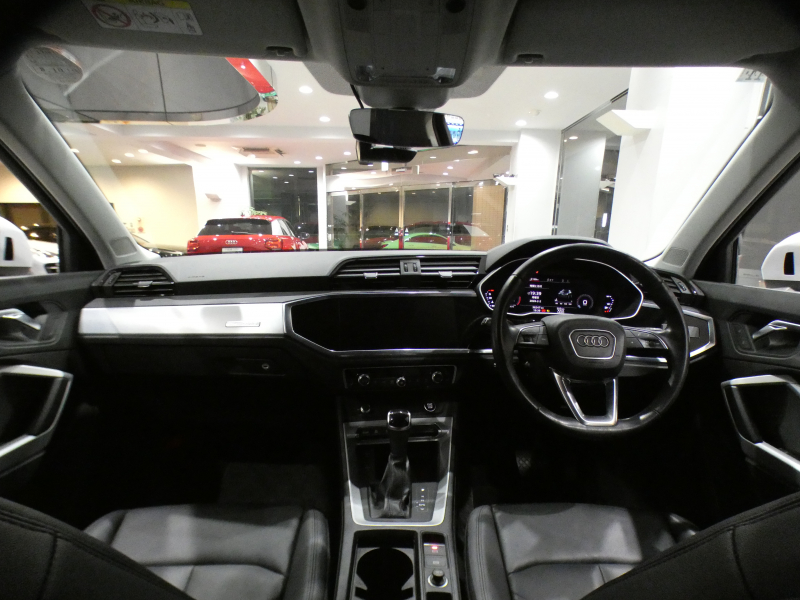 アウディ Q3 Q3 35TDIｸﾜﾄﾛ ｱﾄﾞﾊﾞﾝｽ ﾗｸﾞｼﾞｭｱﾘｰ&ｱｼｽﾀﾝｽPKG　1ｵｰﾅｰ ADVｷｰ 追ACC ﾚｰﾝ&ｻｲﾄﾞｱｼｽﾄ 黒革 ﾋｰﾀｰ ﾀｯﾁﾚｽﾎﾟﾝｽ付MMIﾅﾋﾞ 全周囲ｶﾒﾗ PDC ｱﾝﾋﾞｴﾝﾄﾗｲﾄ LEDﾗｲﾄ 純正前後Dﾚｺ 18AW　2年保証