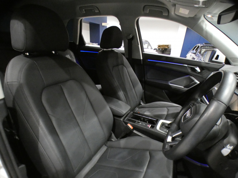 アウディ Q3 Q3 35TDIｸﾜﾄﾛ ｱﾄﾞﾊﾞﾝｽ ﾗｸﾞｼﾞｭｱﾘｰ&ｱｼｽﾀﾝｽPKG　1ｵｰﾅｰ ADVｷｰ 追ACC ﾚｰﾝ&ｻｲﾄﾞｱｼｽﾄ 黒革 ﾋｰﾀｰ ﾀｯﾁﾚｽﾎﾟﾝｽ付MMIﾅﾋﾞ 全周囲ｶﾒﾗ PDC ｱﾝﾋﾞｴﾝﾄﾗｲﾄ LEDﾗｲﾄ 純正前後Dﾚｺ 18AW　2年保証