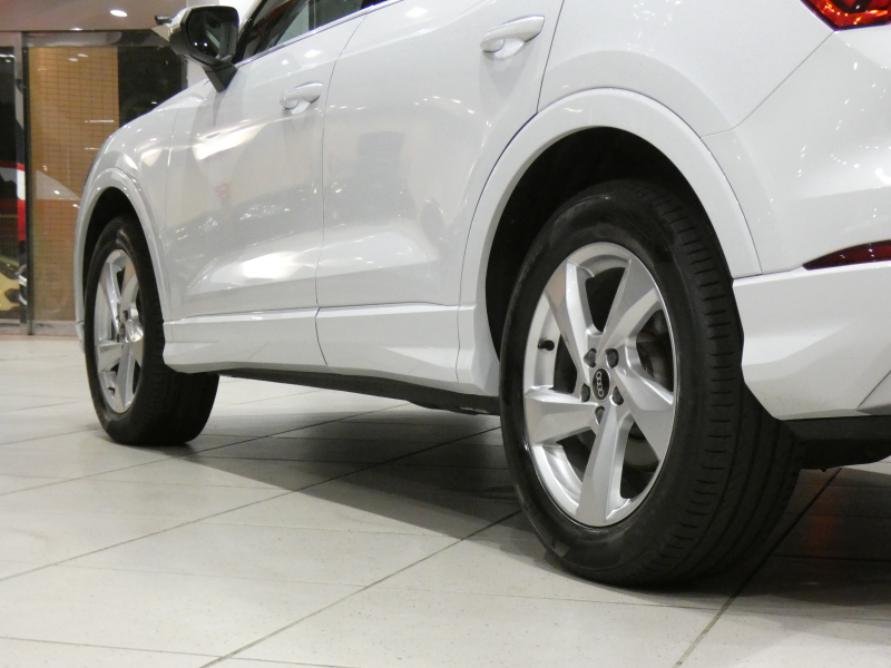 アウディ Q3 Q3 35TDIｸﾜﾄﾛ ｱﾄﾞﾊﾞﾝｽ ﾗｸﾞｼﾞｭｱﾘｰ&ｱｼｽﾀﾝｽPKG　1ｵｰﾅｰ ADVｷｰ 追ACC ﾚｰﾝ&ｻｲﾄﾞｱｼｽﾄ 黒革 ﾋｰﾀｰ ﾀｯﾁﾚｽﾎﾟﾝｽ付MMIﾅﾋﾞ 全周囲ｶﾒﾗ PDC ｱﾝﾋﾞｴﾝﾄﾗｲﾄ LEDﾗｲﾄ 純正前後Dﾚｺ 18AW　2年保証