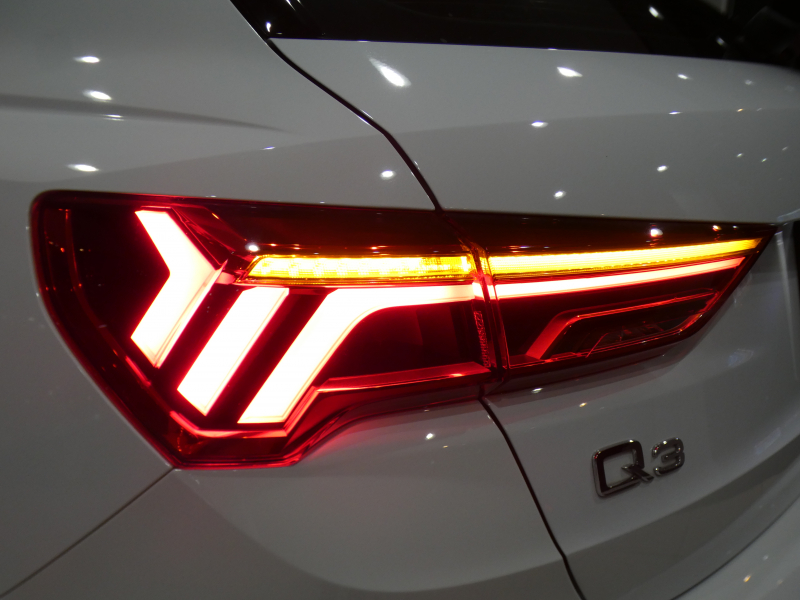 アウディ Q3 Q3 35TDIｸﾜﾄﾛ ｱﾄﾞﾊﾞﾝｽ ﾗｸﾞｼﾞｭｱﾘｰ&ｱｼｽﾀﾝｽPKG　1ｵｰﾅｰ ADVｷｰ 追ACC ﾚｰﾝ&ｻｲﾄﾞｱｼｽﾄ 黒革 ﾋｰﾀｰ ﾀｯﾁﾚｽﾎﾟﾝｽ付MMIﾅﾋﾞ 全周囲ｶﾒﾗ PDC ｱﾝﾋﾞｴﾝﾄﾗｲﾄ LEDﾗｲﾄ 純正前後Dﾚｺ 18AW　2年保証