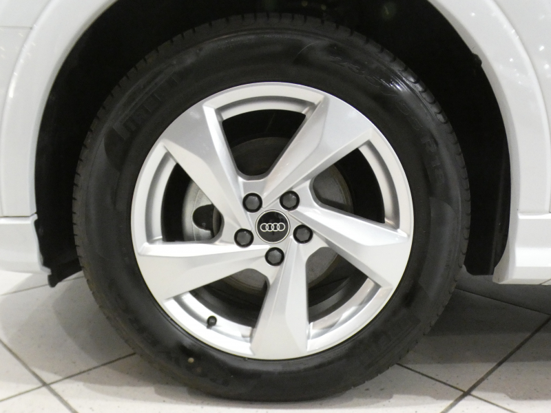 アウディ Q3 Q3 35TDIｸﾜﾄﾛ ｱﾄﾞﾊﾞﾝｽ ﾗｸﾞｼﾞｭｱﾘｰ&ｱｼｽﾀﾝｽPKG　1ｵｰﾅｰ ADVｷｰ 追ACC ﾚｰﾝ&ｻｲﾄﾞｱｼｽﾄ 黒革 ﾋｰﾀｰ ﾀｯﾁﾚｽﾎﾟﾝｽ付MMIﾅﾋﾞ 全周囲ｶﾒﾗ PDC ｱﾝﾋﾞｴﾝﾄﾗｲﾄ LEDﾗｲﾄ 純正前後Dﾚｺ 18AW　2年保証