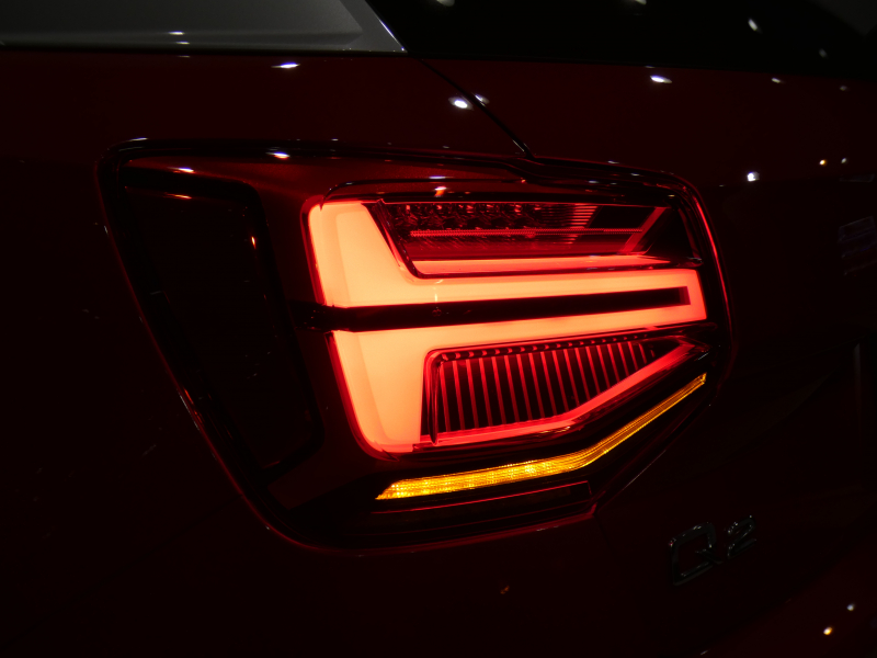 アウディ Q2 Q2 30TFSIｽﾎﾟｰﾂ ｱｼｽﾀﾝｽPKG　ADVｷｰ 追ACC ﾚｰﾝ&ｻｲﾄﾞｱｼｽﾄ 黒革 ﾋｰﾀｰ MMIﾅﾋﾞ ﾊﾞｰﾁｬﾙCP ｽﾏｰﾄﾌｫﾝIF Bｶﾒﾗ PDC LEDﾗｲﾄ ｵｰﾄﾃｰﾙｹﾞｰﾄ 前後ﾄﾞﾗﾚｺ　2年保証