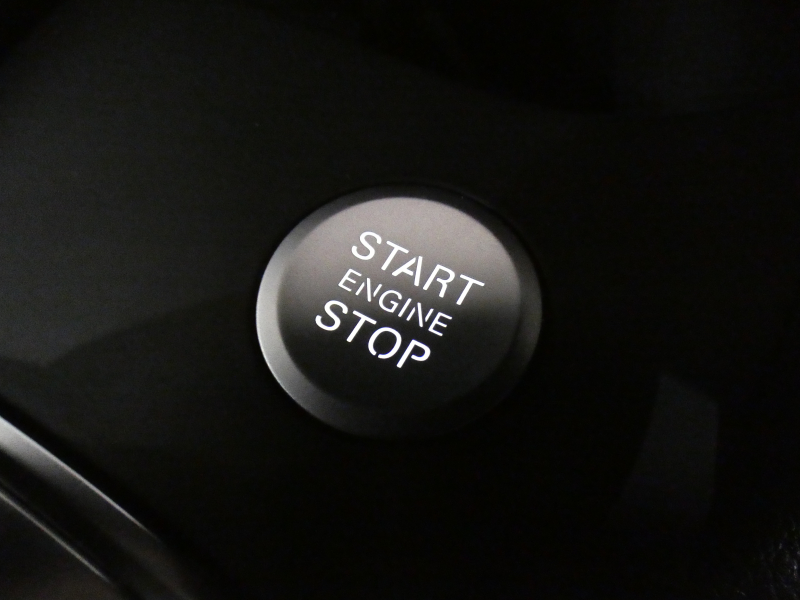 アウディ Q2 Q2 30TFSIｽﾎﾟｰﾂ ｱｼｽﾀﾝｽPKG　ADVｷｰ 追ACC ﾚｰﾝ&ｻｲﾄﾞｱｼｽﾄ 黒革 ﾋｰﾀｰ MMIﾅﾋﾞ ﾊﾞｰﾁｬﾙCP ｽﾏｰﾄﾌｫﾝIF Bｶﾒﾗ PDC LEDﾗｲﾄ ｵｰﾄﾃｰﾙｹﾞｰﾄ 前後ﾄﾞﾗﾚｺ　2年保証