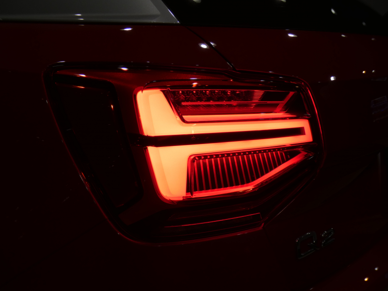 アウディ Q2 Q2 30TFSIｽﾎﾟｰﾂ ｱｼｽﾀﾝｽPKG　ADVｷｰ 追ACC ﾚｰﾝ&ｻｲﾄﾞｱｼｽﾄ 黒革 ﾋｰﾀｰ MMIﾅﾋﾞ ﾊﾞｰﾁｬﾙCP ｽﾏｰﾄﾌｫﾝIF Bｶﾒﾗ PDC LEDﾗｲﾄ ｵｰﾄﾃｰﾙｹﾞｰﾄ 前後ﾄﾞﾗﾚｺ　2年保証