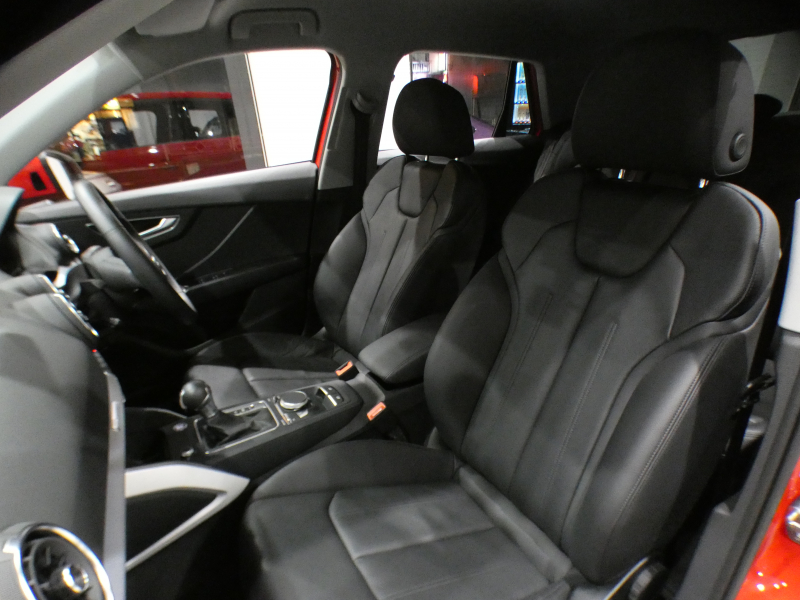 アウディ Q2 Q2 30TFSIｽﾎﾟｰﾂ ｱｼｽﾀﾝｽPKG　ADVｷｰ 追ACC ﾚｰﾝ&ｻｲﾄﾞｱｼｽﾄ 黒革 ﾋｰﾀｰ MMIﾅﾋﾞ ﾊﾞｰﾁｬﾙCP ｽﾏｰﾄﾌｫﾝIF Bｶﾒﾗ PDC LEDﾗｲﾄ ｵｰﾄﾃｰﾙｹﾞｰﾄ 前後ﾄﾞﾗﾚｺ　2年保証