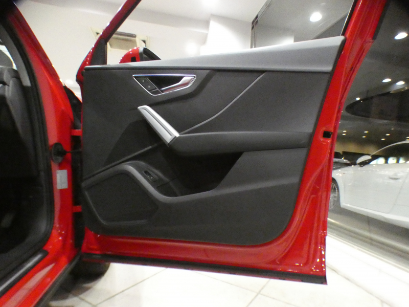 アウディ Q2 Q2 30TFSIｽﾎﾟｰﾂ ｱｼｽﾀﾝｽPKG　ADVｷｰ 追ACC ﾚｰﾝ&ｻｲﾄﾞｱｼｽﾄ 黒革 ﾋｰﾀｰ MMIﾅﾋﾞ ﾊﾞｰﾁｬﾙCP ｽﾏｰﾄﾌｫﾝIF Bｶﾒﾗ PDC LEDﾗｲﾄ ｵｰﾄﾃｰﾙｹﾞｰﾄ 前後ﾄﾞﾗﾚｺ　2年保証