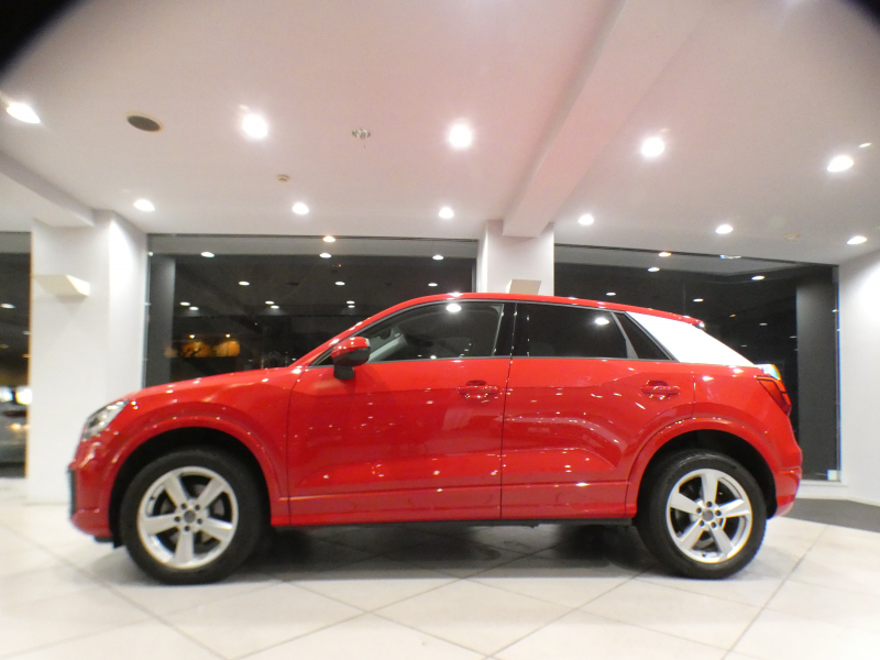 アウディ Q2 Q2 30TFSIｽﾎﾟｰﾂ ｱｼｽﾀﾝｽPKG　ADVｷｰ 追ACC ﾚｰﾝ&ｻｲﾄﾞｱｼｽﾄ 黒革 ﾋｰﾀｰ MMIﾅﾋﾞ ﾊﾞｰﾁｬﾙCP ｽﾏｰﾄﾌｫﾝIF Bｶﾒﾗ PDC LEDﾗｲﾄ ｵｰﾄﾃｰﾙｹﾞｰﾄ 前後ﾄﾞﾗﾚｺ　2年保証