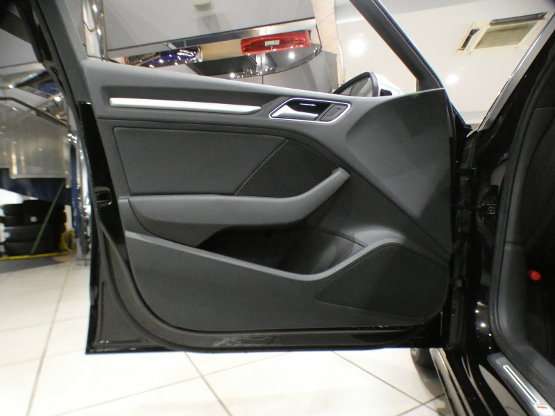 アウディ S3 S3ｽﾎﾟｰﾂﾊﾞｯｸ ｱｼｽﾀﾝｽPKG　後期最終 追ACC ﾚｰﾝ&ｻｲﾄﾞｱｼｽﾄ 黒革 ﾋｰﾀｰ MMIﾅﾋﾞ ﾊﾞｰﾁｬﾙCP Bｶﾒﾗ PDC ｽﾏｰﾄﾌｫﾝIF ☆ﾏﾄﾘｸｽLED 専用ｴｸｽﾃﾘｱ&18AW ﾚｯﾄﾞｷｬﾘﾊﾟｰ ☆ﾏｸﾞﾈﾃｨｯｸR 290ps　2年保証