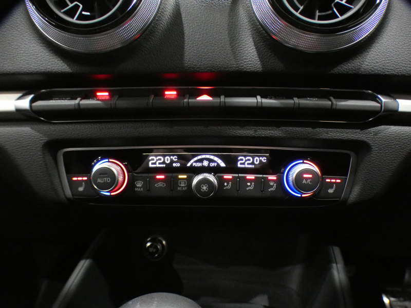 アウディ S3 S3ｽﾎﾟｰﾂﾊﾞｯｸ ｱｼｽﾀﾝｽPKG　後期最終 追ACC ﾚｰﾝ&ｻｲﾄﾞｱｼｽﾄ 黒革 ﾋｰﾀｰ MMIﾅﾋﾞ ﾊﾞｰﾁｬﾙCP Bｶﾒﾗ PDC ｽﾏｰﾄﾌｫﾝIF ☆ﾏﾄﾘｸｽLED 専用ｴｸｽﾃﾘｱ&18AW ﾚｯﾄﾞｷｬﾘﾊﾟｰ ☆ﾏｸﾞﾈﾃｨｯｸR 290ps　2年保証