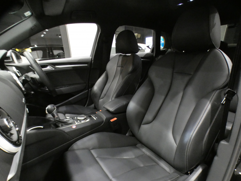 アウディ S3 S3ｽﾎﾟｰﾂﾊﾞｯｸ ｱｼｽﾀﾝｽPKG　後期最終 追ACC ﾚｰﾝ&ｻｲﾄﾞｱｼｽﾄ 黒革 ﾋｰﾀｰ MMIﾅﾋﾞ ﾊﾞｰﾁｬﾙCP Bｶﾒﾗ PDC ｽﾏｰﾄﾌｫﾝIF ☆ﾏﾄﾘｸｽLED 専用ｴｸｽﾃﾘｱ&18AW ﾚｯﾄﾞｷｬﾘﾊﾟｰ ☆ﾏｸﾞﾈﾃｨｯｸR 290ps　2年保証