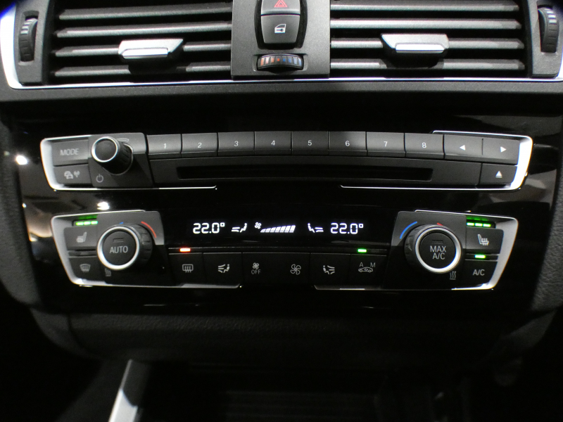 BMW 2シリーズ M235iｸｰﾍﾟ　☆6速MT ｺﾝﾌｫA ｸﾙｺﾝ ﾚｰﾝDW ｲﾝﾃﾘS ﾍｷｻｺﾞﾝｸﾛｽｼｰﾄ iﾄﾞﾗｲﾌﾞﾅﾋﾞ(NBT-EVO) TVﾁｭｰﾅｰ Bｶﾒﾗ PDC ｷｾﾉﾝ 専用ｴｸｽﾃﾘｱ&18AW Mｻｽ 326ps　2年保証