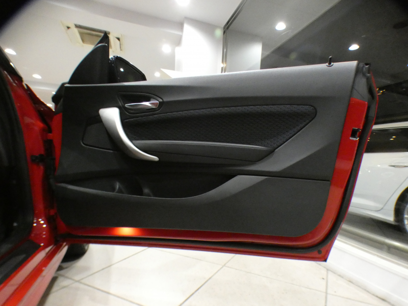 BMW 2シリーズ M235iｸｰﾍﾟ　☆6速MT ｺﾝﾌｫA ｸﾙｺﾝ ﾚｰﾝDW ｲﾝﾃﾘS ﾍｷｻｺﾞﾝｸﾛｽｼｰﾄ iﾄﾞﾗｲﾌﾞﾅﾋﾞ(NBT-EVO) TVﾁｭｰﾅｰ Bｶﾒﾗ PDC ｷｾﾉﾝ 専用ｴｸｽﾃﾘｱ&18AW Mｻｽ 326ps　2年保証