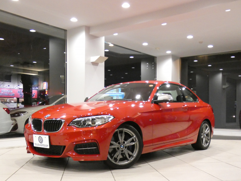 BMW 2シリーズ M235iｸｰﾍﾟ　☆6速MT ｺﾝﾌｫA ｸﾙｺﾝ ﾚｰﾝDW ｲﾝﾃﾘS ﾍｷｻｺﾞﾝｸﾛｽｼｰﾄ iﾄﾞﾗｲﾌﾞﾅﾋﾞ(NBT-EVO) TVﾁｭｰﾅｰ Bｶﾒﾗ PDC ｷｾﾉﾝ 専用ｴｸｽﾃﾘｱ&18AW Mｻｽ 326ps　2年保証