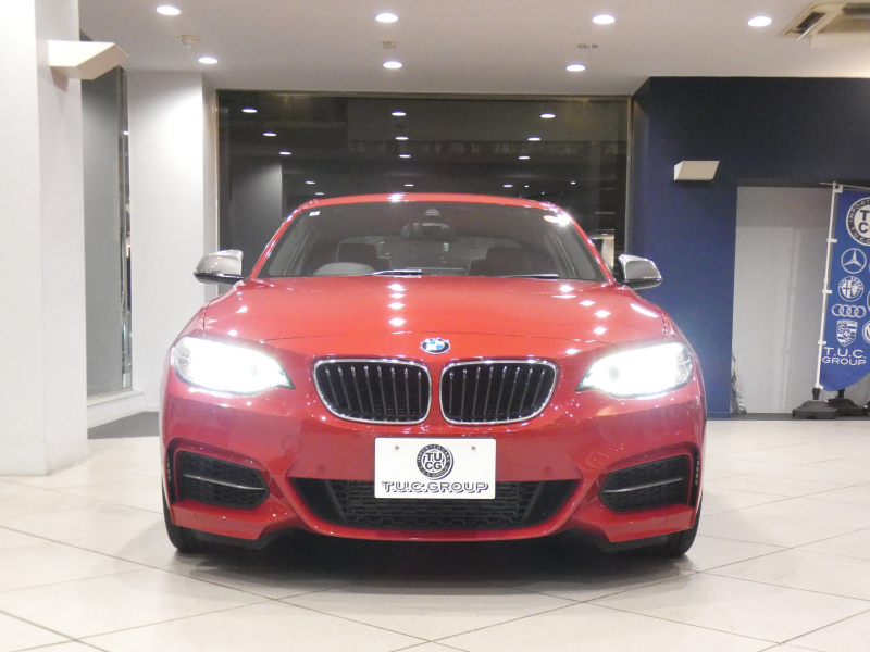 BMW 2シリーズ M235iｸｰﾍﾟ　☆6速MT ｺﾝﾌｫA ｸﾙｺﾝ ﾚｰﾝDW ｲﾝﾃﾘS ﾍｷｻｺﾞﾝｸﾛｽｼｰﾄ iﾄﾞﾗｲﾌﾞﾅﾋﾞ(NBT-EVO) TVﾁｭｰﾅｰ Bｶﾒﾗ PDC ｷｾﾉﾝ 専用ｴｸｽﾃﾘｱ&18AW Mｻｽ 326ps　2年保証