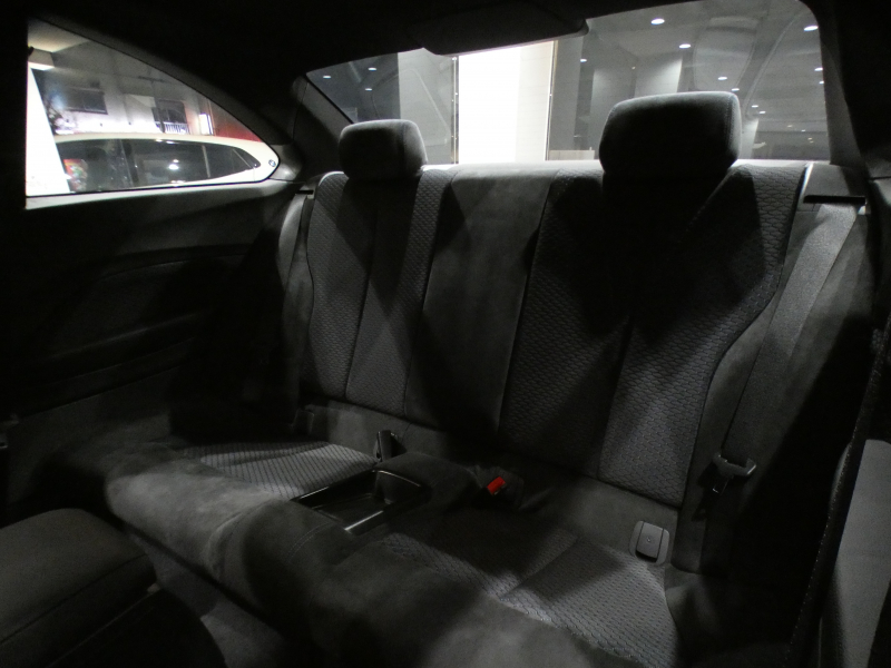 BMW 2シリーズ M235iｸｰﾍﾟ　☆6速MT ｺﾝﾌｫA ｸﾙｺﾝ ﾚｰﾝDW ｲﾝﾃﾘS ﾍｷｻｺﾞﾝｸﾛｽｼｰﾄ iﾄﾞﾗｲﾌﾞﾅﾋﾞ(NBT-EVO) TVﾁｭｰﾅｰ Bｶﾒﾗ PDC ｷｾﾉﾝ 専用ｴｸｽﾃﾘｱ&18AW Mｻｽ 326ps　2年保証