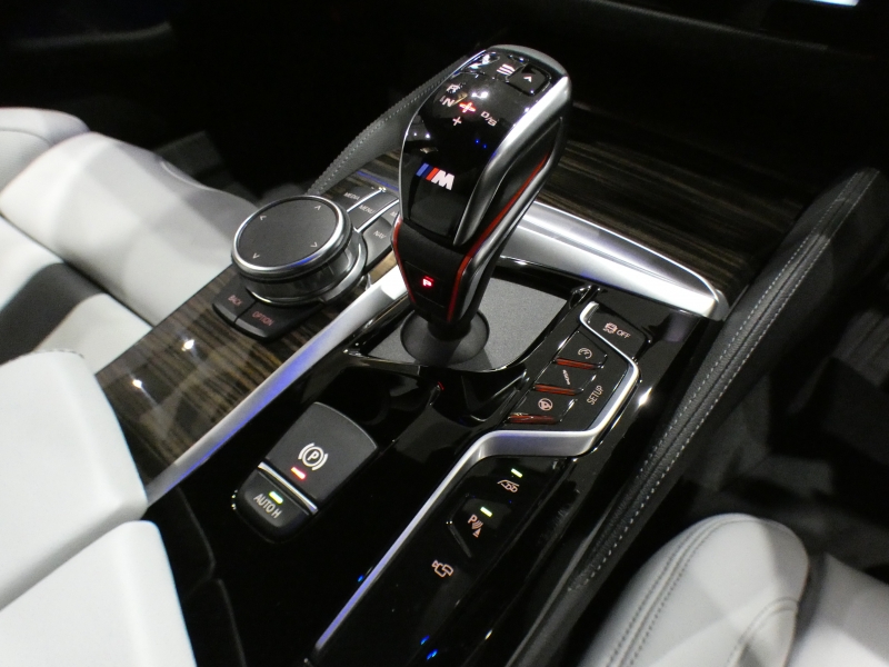 BMW Mシリーズ M5 ｺﾝﾌｫｰﾄPKG　☆1ｵｰﾅｰ Dｱｼｽﾄ+ 追ACC ﾚｰﾝCHW 衝突軽減 ☆白革 ﾏｯｻｰｼﾞ ﾋｰﾀｰ&ﾍﾞﾝﾁﾚｰﾀｰ iﾄﾞﾗｲﾌﾞﾅﾋﾞ(第6世代 ﾀｯﾁP対応) 全周囲ｶﾒﾗ PDC ﾍｯﾄﾞUDSP harman/k LEDﾗｲﾄ ｱﾝﾋﾞｴﾝﾄｴｱP 専用ｴｸｽﾃﾘｱ&20AW ｽﾎﾟｰﾂEX 600ps　2年保証　