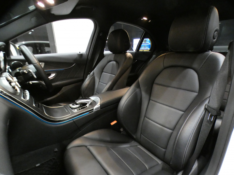 メルセデスベンツ Cクラス C250ｽﾎﾟｰﾂ ﾚｰﾀﾞｰｾｰﾌﾃｨPKG　ｷｰﾚｽｺﾞｰ ☆有償色 黒革 ﾋｰﾀｰ ﾅﾋﾞTV Bｶﾒﾗ PTS LEDﾗｲﾄ ｱﾝﾋﾞｴﾝﾄﾗｲﾄ ﾊﾟﾅﾒﾘｶｰﾅｸﾞﾘﾙ ﾄﾗﾝｸｽﾎﾟｲﾗｰ AMGｽﾀｲﾘﾝｸﾞ&19AW　2年保証