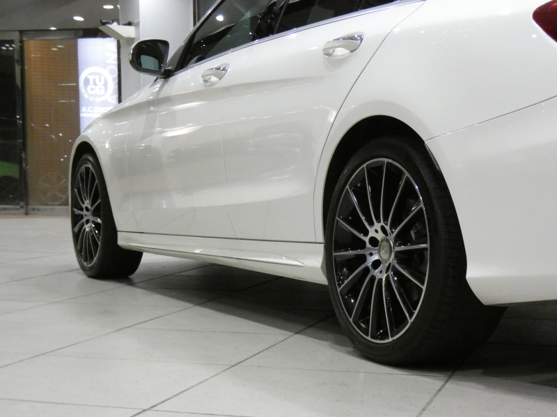 メルセデスベンツ Cクラス C250ｽﾎﾟｰﾂ ﾚｰﾀﾞｰｾｰﾌﾃｨPKG　ｷｰﾚｽｺﾞｰ ☆有償色 黒革 ﾋｰﾀｰ ﾅﾋﾞTV Bｶﾒﾗ PTS LEDﾗｲﾄ ｱﾝﾋﾞｴﾝﾄﾗｲﾄ ﾊﾟﾅﾒﾘｶｰﾅｸﾞﾘﾙ ﾄﾗﾝｸｽﾎﾟｲﾗｰ AMGｽﾀｲﾘﾝｸﾞ&19AW　2年保証