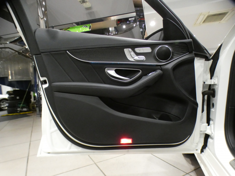 メルセデスベンツ Cクラス C250ｽﾎﾟｰﾂ ﾚｰﾀﾞｰｾｰﾌﾃｨPKG　ｷｰﾚｽｺﾞｰ ☆有償色 黒革 ﾋｰﾀｰ ﾅﾋﾞTV Bｶﾒﾗ PTS LEDﾗｲﾄ ｱﾝﾋﾞｴﾝﾄﾗｲﾄ ﾊﾟﾅﾒﾘｶｰﾅｸﾞﾘﾙ ﾄﾗﾝｸｽﾎﾟｲﾗｰ AMGｽﾀｲﾘﾝｸﾞ&19AW　2年保証