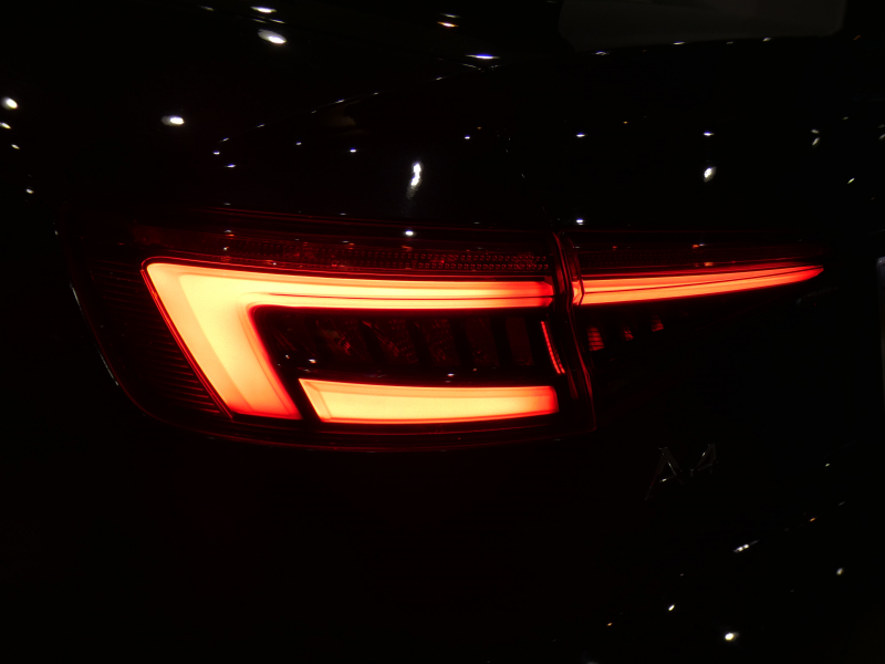 アウディ A4 A4 2.0TFSIｸﾜﾄﾛ ﾗｸﾞｼﾞｭｱﾘｰ&ｱｼｽﾀﾝｽPKG　ADVｷｰ 追ACC ﾚｰﾝ&ｻｲﾄﾞｱｼｽﾄ 黒革 ﾋｰﾀｰ MMIﾅﾋﾞ ﾊﾞｰﾁｬﾙCP 全周囲ｶﾒﾗ PDC ☆ﾏﾄﾘｸｽLED LEDｲﾝﾃﾘｱﾗｲﾄ　2年保証