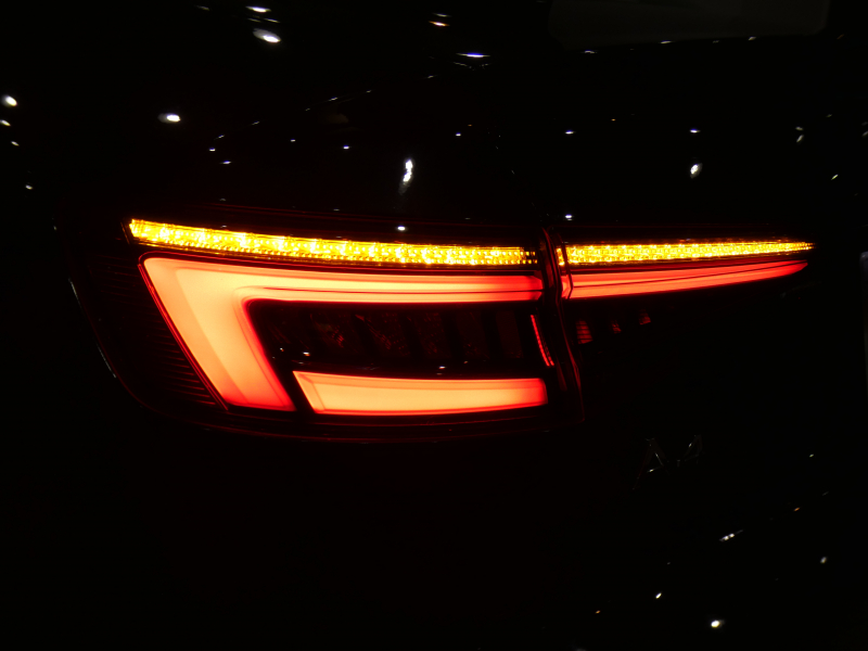 アウディ A4 A4 2.0TFSIｸﾜﾄﾛ ﾗｸﾞｼﾞｭｱﾘｰ&ｱｼｽﾀﾝｽPKG　ADVｷｰ 追ACC ﾚｰﾝ&ｻｲﾄﾞｱｼｽﾄ 黒革 ﾋｰﾀｰ MMIﾅﾋﾞ ﾊﾞｰﾁｬﾙCP 全周囲ｶﾒﾗ PDC ☆ﾏﾄﾘｸｽLED LEDｲﾝﾃﾘｱﾗｲﾄ　2年保証