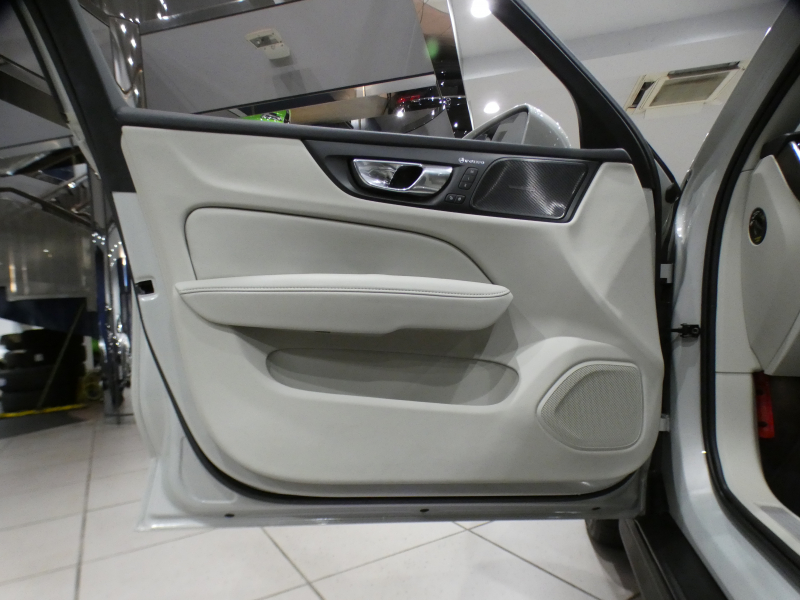 ボルボ V60 V60ｸﾛｽｶﾝﾄﾘｰ T5ﾌﾟﾛ AWD　追ACC･LKA･ LCMA 白革 ﾋｰﾀｰ ﾍﾞﾝﾁﾚｰﾀｰ ﾏｯｻｰｼﾞ機能 ﾀｯﾁｽｸﾘｰﾝHDDﾅﾋﾞTV harman/K 全周囲ｶﾒﾗ ﾍｯﾄﾞｱｯﾌﾟDSP LEDﾗｲﾄ ｵｰﾄﾃｰﾙｹﾞｰﾄ 19AW　2年保証