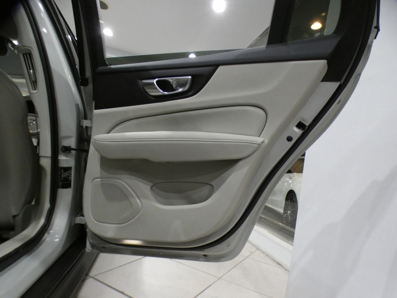 ボルボ V60 V60ｸﾛｽｶﾝﾄﾘｰ T5ﾌﾟﾛ AWD　追ACC･LKA･ LCMA 白革 ﾋｰﾀｰ ﾍﾞﾝﾁﾚｰﾀｰ ﾏｯｻｰｼﾞ機能 ﾀｯﾁｽｸﾘｰﾝHDDﾅﾋﾞTV harman/K 全周囲ｶﾒﾗ ﾍｯﾄﾞｱｯﾌﾟDSP LEDﾗｲﾄ ｵｰﾄﾃｰﾙｹﾞｰﾄ 19AW　2年保証