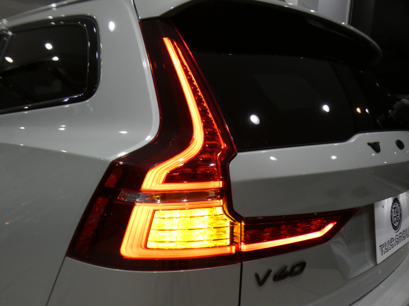 ボルボ V60 V60ｸﾛｽｶﾝﾄﾘｰ T5ﾌﾟﾛ AWD　追ACC･LKA･ LCMA 白革 ﾋｰﾀｰ ﾍﾞﾝﾁﾚｰﾀｰ ﾏｯｻｰｼﾞ機能 ﾀｯﾁｽｸﾘｰﾝHDDﾅﾋﾞTV harman/K 全周囲ｶﾒﾗ ﾍｯﾄﾞｱｯﾌﾟDSP LEDﾗｲﾄ ｵｰﾄﾃｰﾙｹﾞｰﾄ 19AW　2年保証