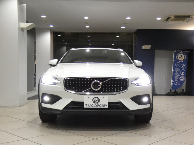 ボルボ V60 V60ｸﾛｽｶﾝﾄﾘｰ ｱﾙﾃｨﾒｯﾄB5 AWD　1ｵｰﾅｰ 追ACC･LKA･ BLIS 茶革 全席ﾋｰﾀｰ ﾍﾞﾝﾁﾚｰﾀｰ ﾏｯｻｰｼﾞ ☆ﾊﾟﾉﾗﾏSR ☆ｸﾘｽﾀﾙｼﾌﾄﾉﾌﾞ  ﾀｯﾁｽｸﾘｰﾝGoogleﾅﾋﾞ harman/K 全周ｶﾒﾗ LEDﾗｲﾄ ｵｰﾄﾃｰﾙｹﾞｰﾄ 19AW B5EG+ﾓｰﾀｰ　2年保証